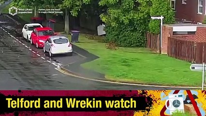 Watch as fly tipper dumps mattress in broad daylight in residential street