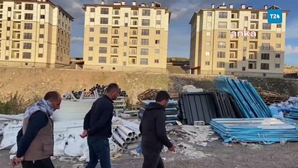 Ardahan TOKİ inşaatında çalışan işçiler, alacaklarını tahsil edemedikleri gerekçesiyle şantiyede eylem başlattı