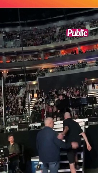 Nick Jonas visé par un laser en plein concert : il quitte la scène en urgence