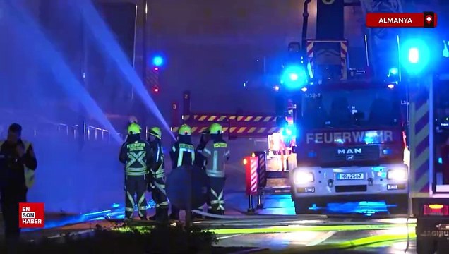Almanya'da yangın alarmı olmayan itfaiye merkezi küle döndü