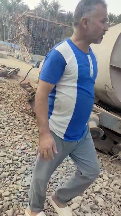 الآن انقلاب قطار بضائع بمدينه البدرشين