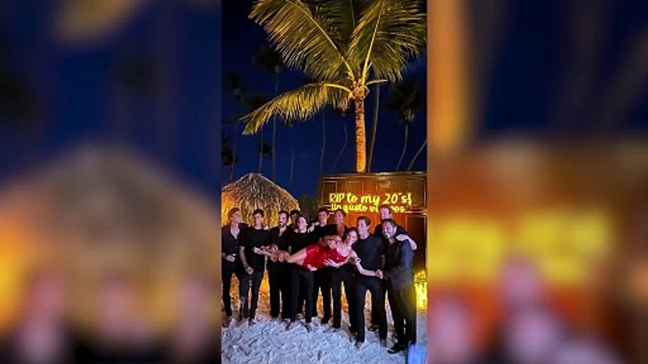 María Pombo cumple 30 años y lo celebra rodeada de los que más quiere en Punta Cana