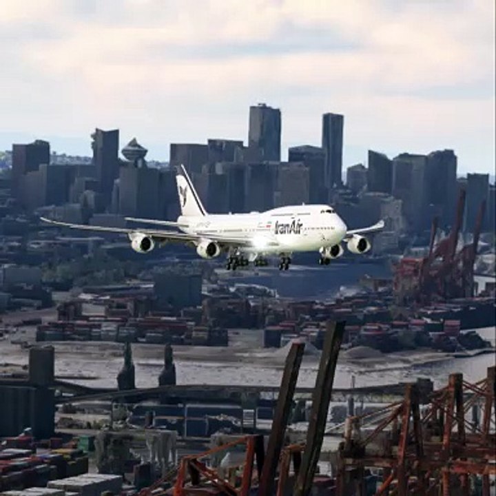 Der Landevorgang einer Boeing 747 der Iran Airlines am Flughafen La Guardia
