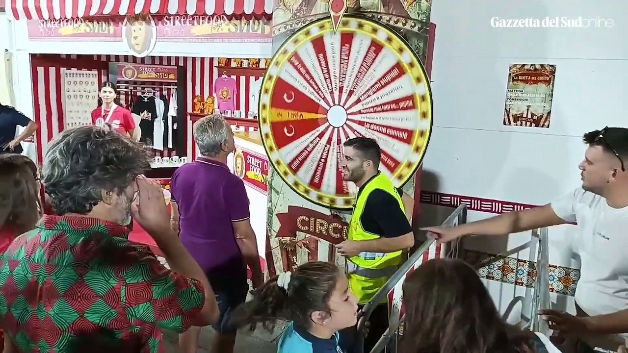 Messina, via alla sesta edizione dello Street food fest: le prime immagini  da piazza Cairoli