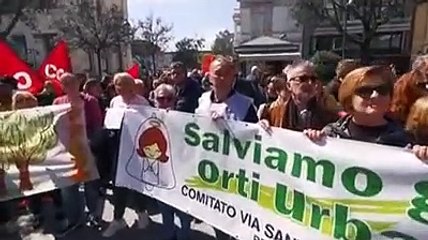 Pescara, associazioni in piazza contro il Comune