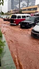 Alagamento na região da 102/202 Norte, devido a chuva de quarta feira (16/10)