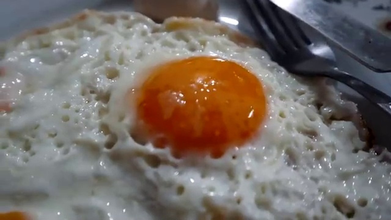 I Tried The KETO Diet For 7 DAYS Quitting Carbs & Sugar video