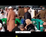 لحظات لا يصدقها عقل حدثت أمام الكعبة اليوم وصورها الحجاج بهواتفهم بالصدفة! في الحرم المكي!!