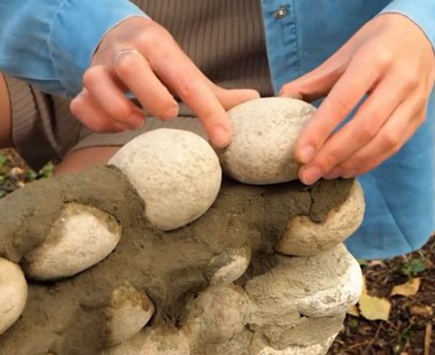 Feel cozy autumn vibes with these nature-ish outdoor crafts!