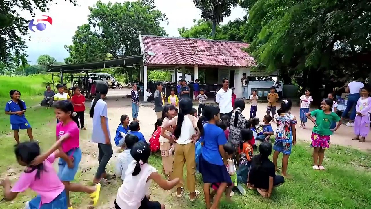 ចូលរួមបោះឆ្នោតឱ្យអ្នកនាង ប្រាសាទ ដាវីន ដើម្បីមានឱកាសឈ្នះពាននៅក្នុងកម្មវិធី សម្លេងសម្រាប់ការផ្លាស់ប្តូរ