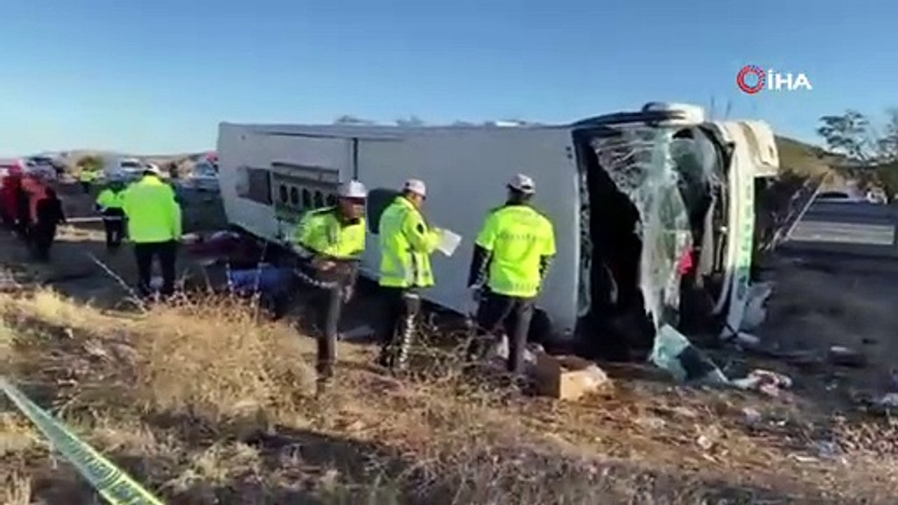 Aksaray-Ankara yolunda yolcu otobüs devrildi: Çok sayıda ölü ve yaralı var