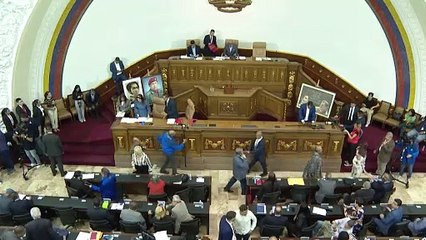 Parlamento pide investigación contra directivo electoral que cuestionó triunfo de Maduro