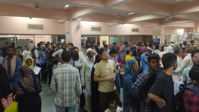 Residents strike: सरकारी अस्पतालों में जल्द पूर्ण हड़ताल!, चिकित्सा मंत्री इसे निवेदन समझें या चेतावनी, वीडियो में देखें लाचार मरीजों का हाल
