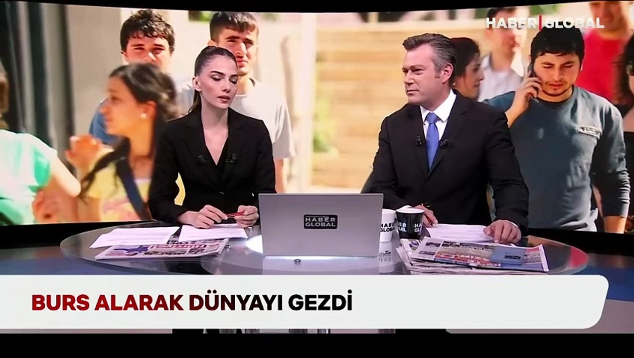 Burs alarak dünyayı gezdi, sosyal medya ikiye bölündü