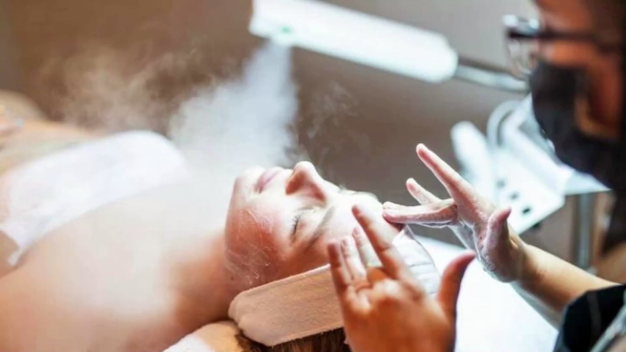 Bagni di vapore per il viso: il nuovo lusso per...