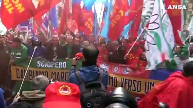 Sciopero Stellantis, a Roma migliaia di lavoratori dell'automotive