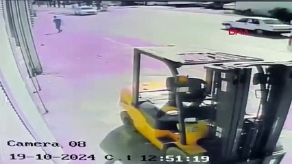 Polise sokak ortasında pompalı tüfekle saldırı
