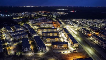 Toruń. Jar nocą z drona