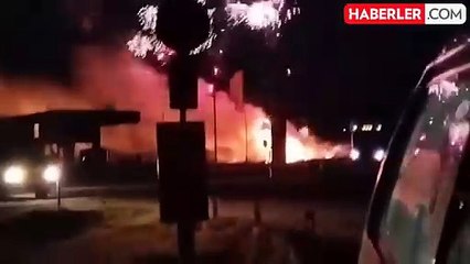 Otomobilin havai fişek taşıyan kamyonla çarpışması sonucu 2'si çocuk 4 kişi hayatını kaybetti