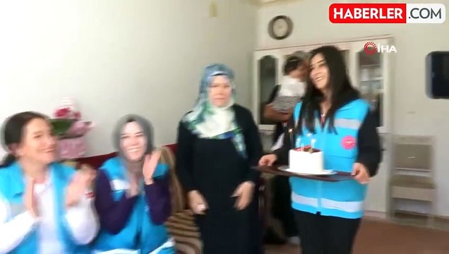 Asırlık Emine Nineye Doğum Günü Sürprizi