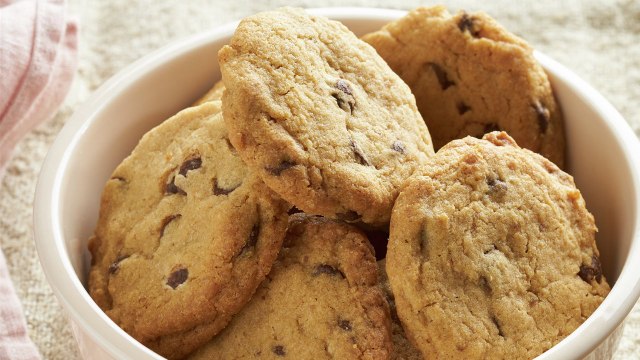 Receta de galletas de mantequilla y pepitas de chocolate - Cocina Fácil