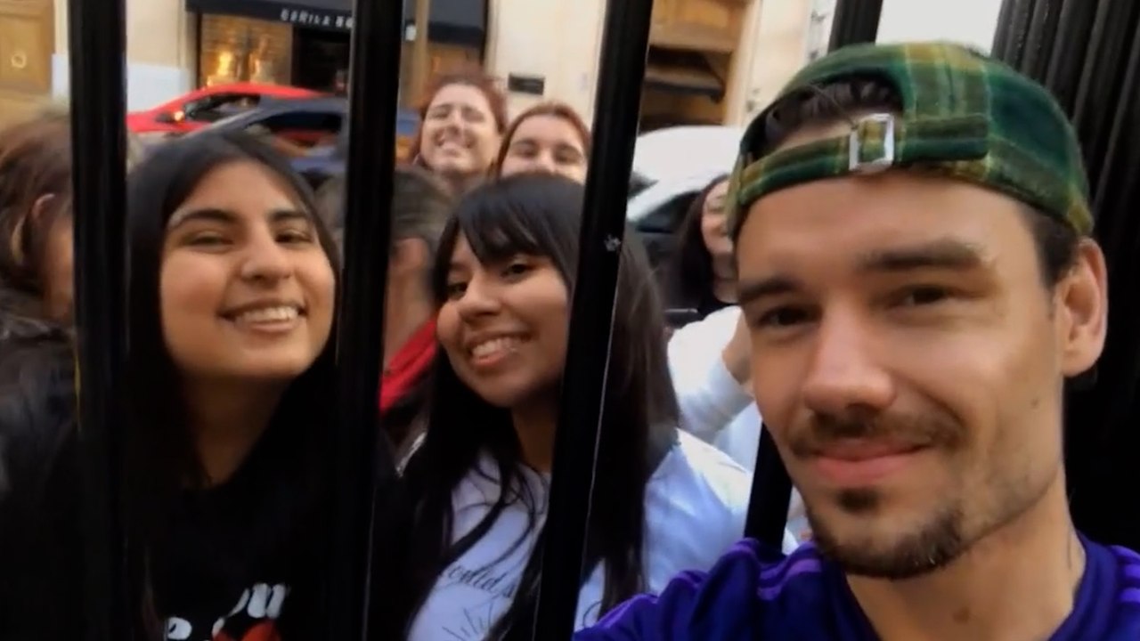 Liam Payne gibt Autogramme und posiert mit Fans in Argentinien, wenige Tage vor seinem Tod