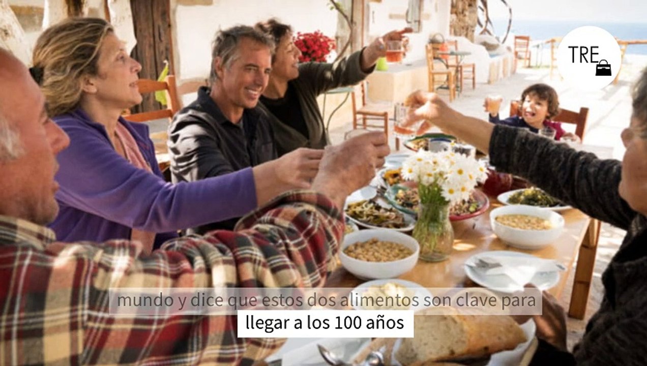 Es uno de los mayores expertos en longevidad del mundo y dice que estos dos alimentos son clave para llegar a los 100 años