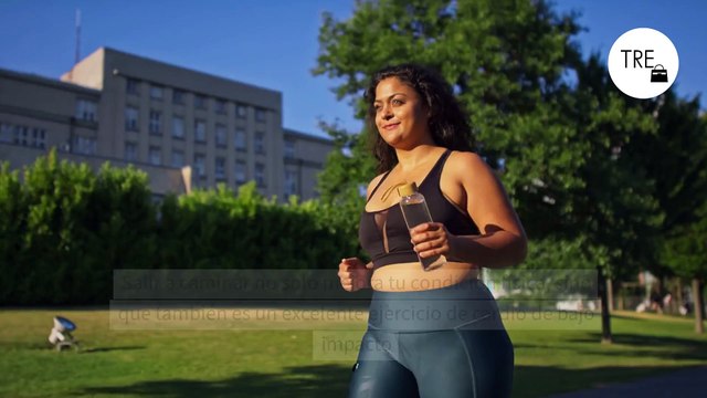 Ir al gimnasio está bien, pero esta rutina de caminata acelerará tu metabolismo y fortalecerá los músculos en solos 20 minutos