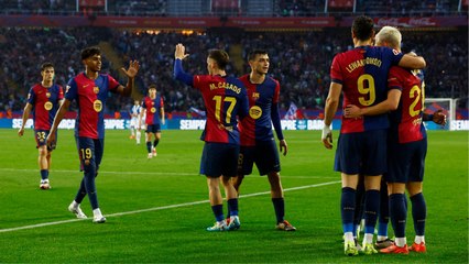 Dani Olmo presented as Barcelona player.mp4