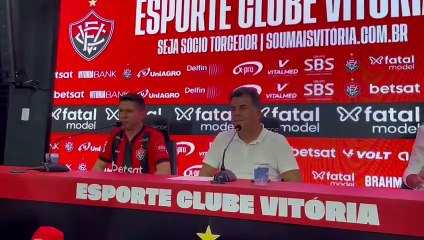 Osvaldo se pronuncia sobre possível volta aos gramados; "Acredito que volto a jogar ainda esse ano"
