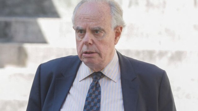 GALA VIDEO - Gilbert Bouchet atteint de la maladie de Charcot : ses mots bouleversants devant ses collègues sénateurs (1)