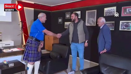İskoç taraftar, Eskişehirspor maçını tribünden izlemek için 4 bin kilometre katetti