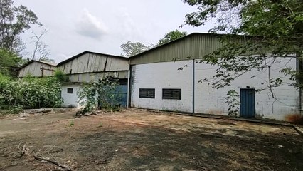 UMA COISA ASSUSTADORA GUARDAVA ESTA EMPRESA ABANDONADA