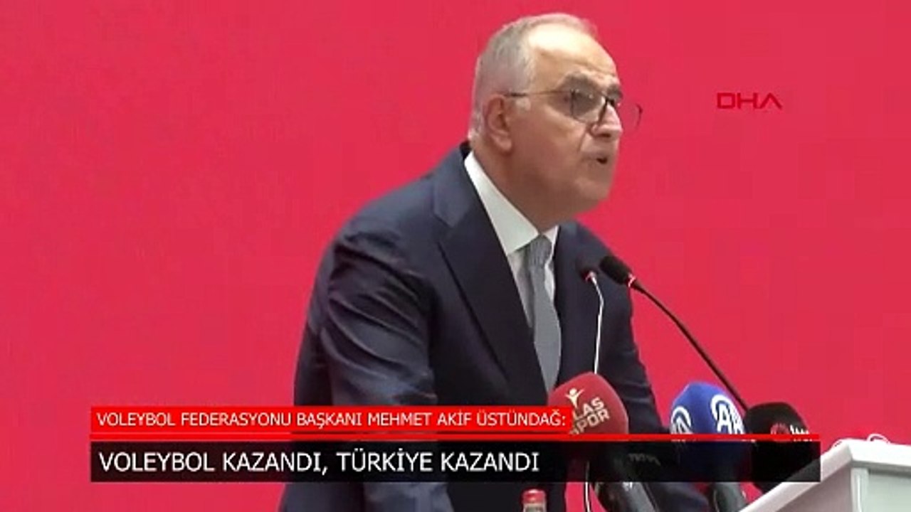 Mehmet Akif Üstündağ: Voleybol kazandı, Türkiye kazandı