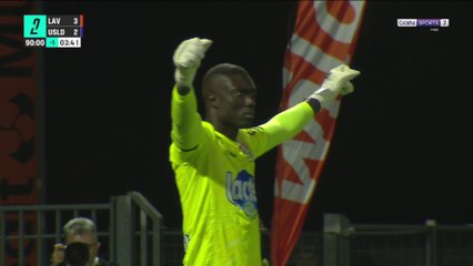 Ligue 2 : Laval sauvé par son gardien au terme d'un match fou contre Dunkerque !