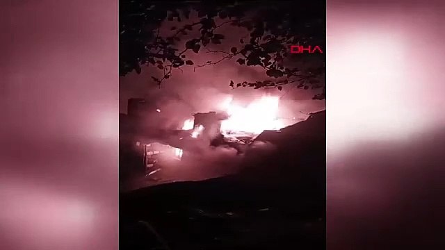 BURSA'da bir evde çıkan yangın, bitişikteki 2 eve de sıçradı