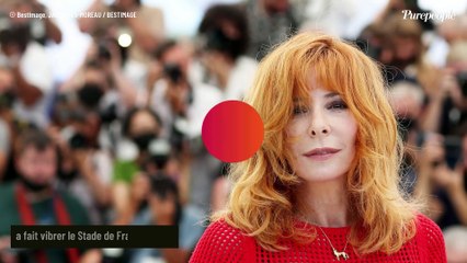 Mylène Farmer inquiétée par l'IA ? La star très renseignée sur ce sujet, objet à "fantasmes" et "craintes"