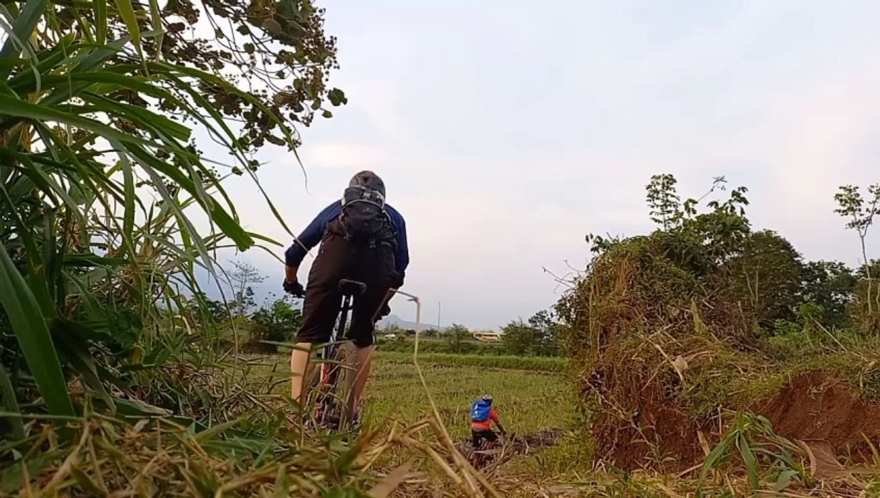 Gowes nikmati sunset