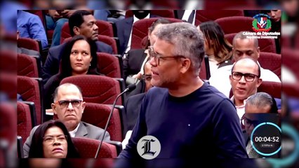 Virginia Antares y Carlos Peña dicen Gobierno tiene otras vías para  recaudar dinero y no con una reforma