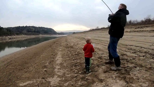 5 Days Fishing & Camping in Spain with My 3 yr Old - Catching MASSIVE CARP