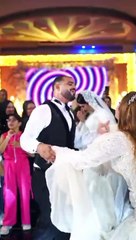 ماذا لو رقص العريس مع اخوته وترك العروس بحفل الزفاف؟