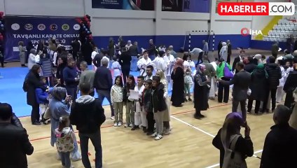 Tavşanlı Karate Okulu'nda 180 Sporcu Kuşak Töreni Düzenlendi