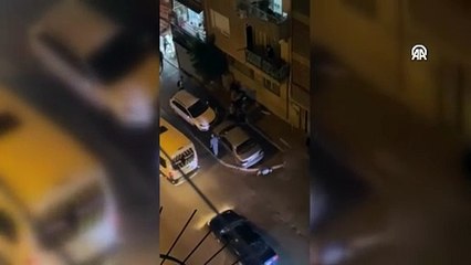 Kavgayı ayırmak isteyen kişi tabancayla yaralandı