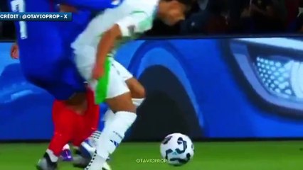 Le récital de Samuele Ricci face aux Bleus