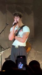 Shawn Mendes presta homenagem a Liam Payne