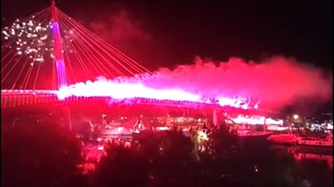 Il Pescara calcio compie 85 anni: la celebrazione dei tifosi con cori, fumogeni e fuochi d'artificio