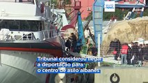 Migrantes levados para a Albânia regressam a Itália. Barco-patrulha chegou a Bari