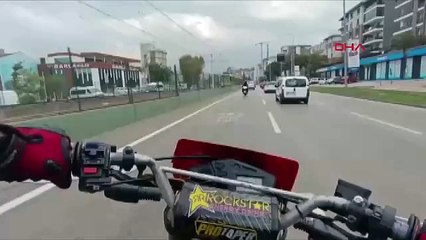 BURSA Seyir halindeki motosikletin sürücüsü 'Hadi düşüyorum' dedi, kaza yaptı