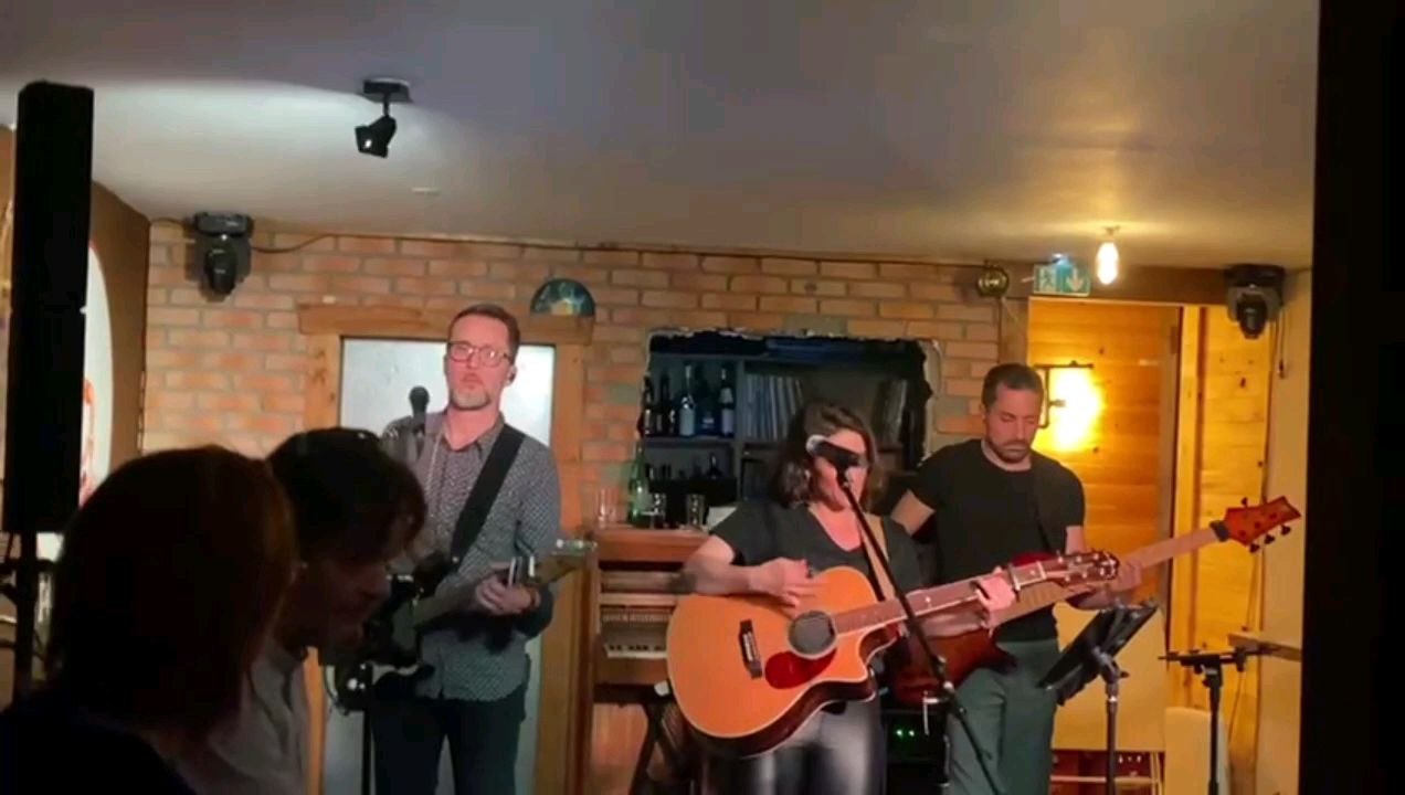 Popcast trio, un samedi soir au Phono.