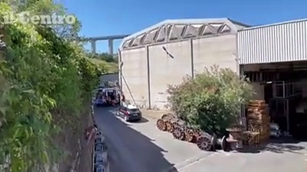 Tragedia sul lavoro, la fabbrica a Mosciano e i carabinieri sul luogo dell'incidente